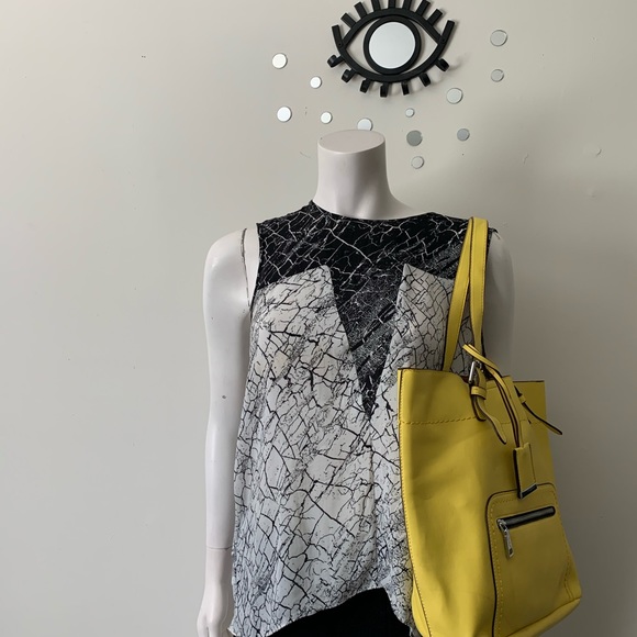 Yellow Tote - Picture 3 of 8